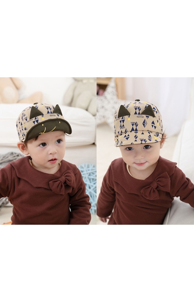 หมวกแก๊ปลายกราฟิกรูปสามเหลี่ยม ปักหน้าหนูน้อย แต่งหู