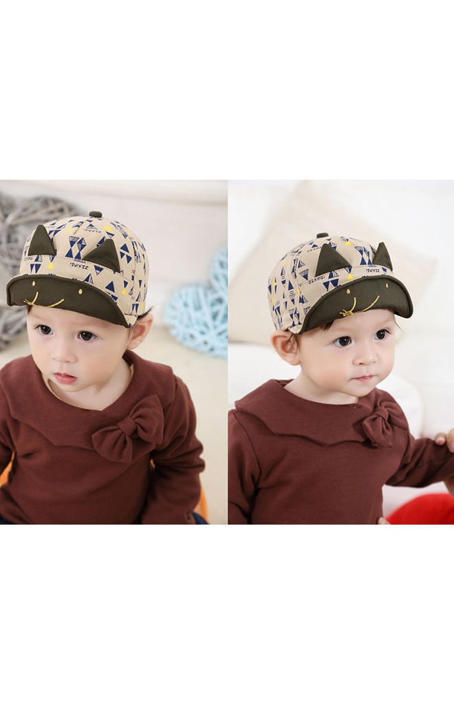 หมวกแก๊ปลายกราฟิกรูปสามเหลี่ยม ปักหน้าหนูน้อย แต่งหู