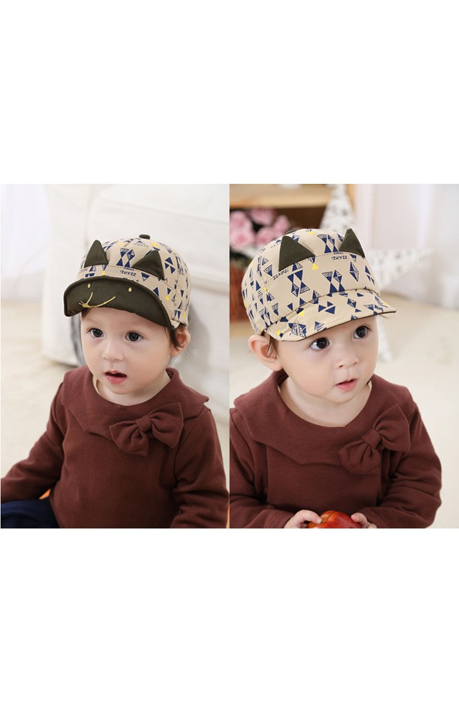 หมวกแก๊ปลายกราฟิกรูปสามเหลี่ยม ปักหน้าหนูน้อย แต่งหู