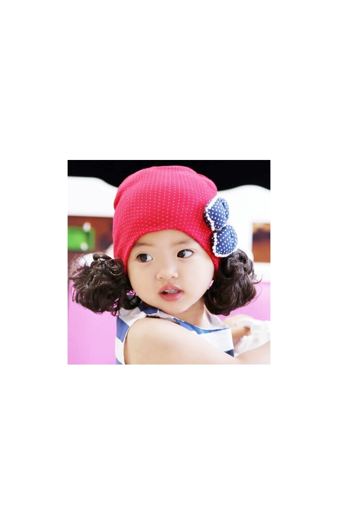 หมวกปอยผมสีแดงลายจุด แต่งโบว์นูนสีน้ำเงิน