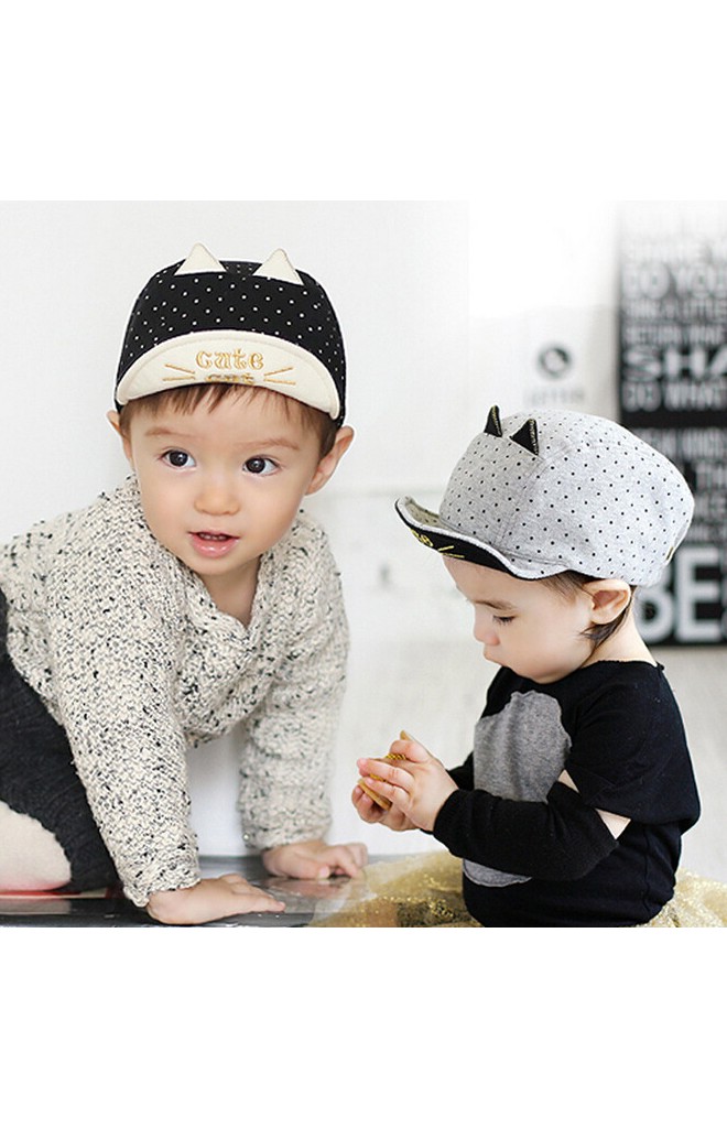 หมวกแก๊ปเด็กลายจุด ปักอักษร Cute Cat แต่งหูเล็กๆ