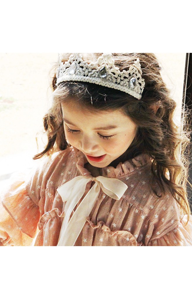 สายคาดผมมงกุฎใหญ่ ลูกไม้สีครีมแต่งเพชรเทียม