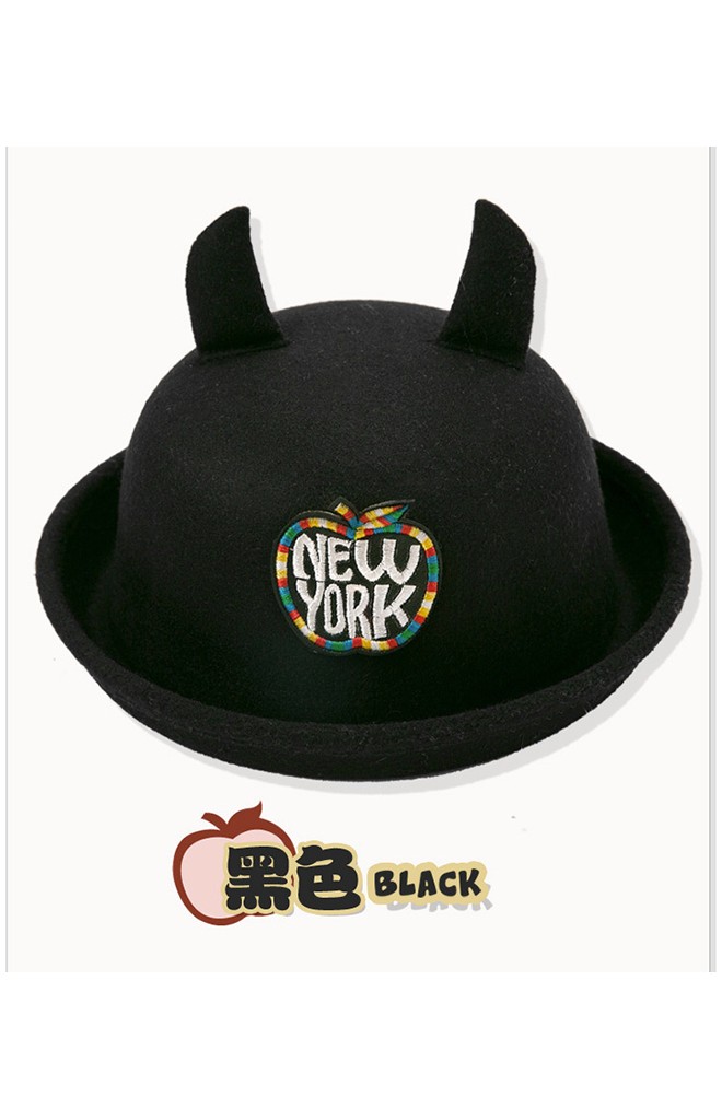 หมวกเด็กทรงโบลเลอร์มีเขา ด้านหน้าแต่งรูปแอปเปิ้ลปัก New York จาก GZMM