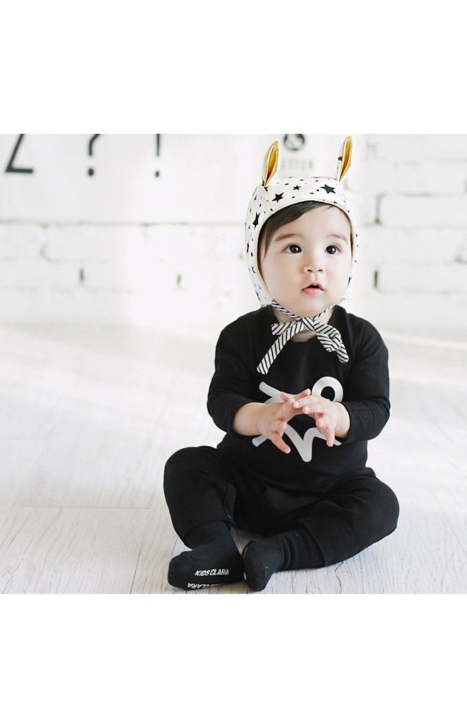 หมวกเด็กลายดาวแต่งหูตั้ง มีเชือกผูกใต้คาง