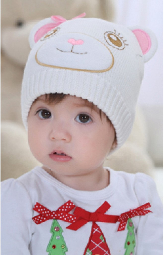 หมวกถักหมีน้อยสีขาวแต่งหูและโบว์สีชมพู หมวกถักหมีน้อยสีขาวแต่งหูและโบว์สีชมพู