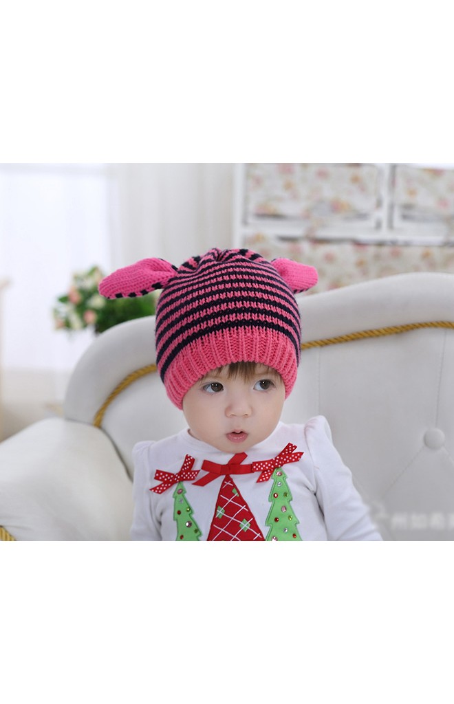 หมวถักไหมพรมลายขวางแต่งหูสีชมพู