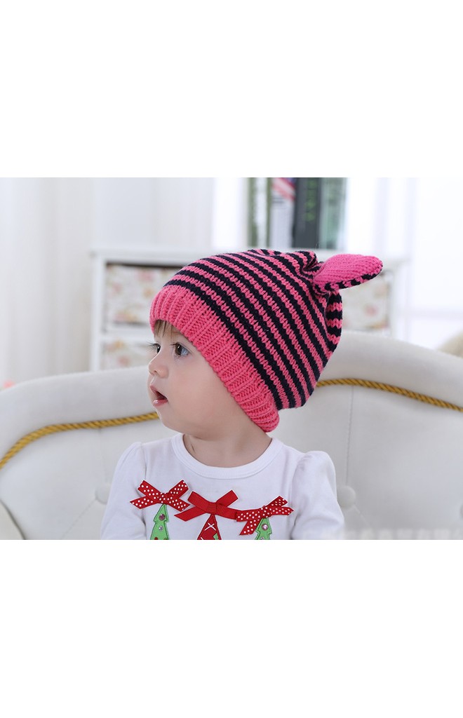 หมวถักไหมพรมลายขวางแต่งหูสีชมพู