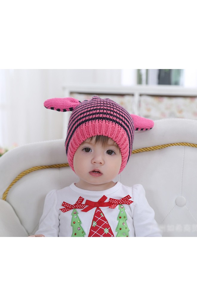 หมวถักไหมพรมลายขวางแต่งหูสีชมพู