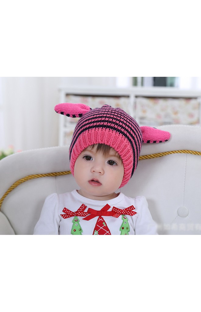 หมวถักไหมพรมลายขวางแต่งหูสีชมพู