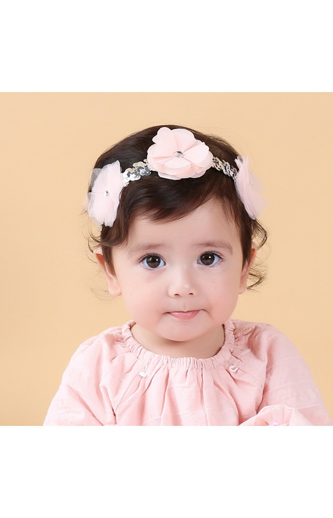 สายคาดผมดอกไม้ 3 ดอก สายแต่งเลื่อมเกล็ดปลา จาก Angel Neitiri