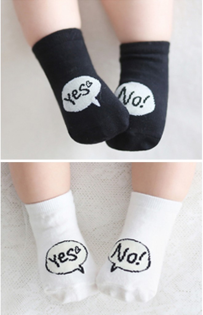 ถุงเท้าเด็กแบบสั้น ลายอักษร Yes No มีกันลื่น ถุงเท้าเด็กแบบสั้น ลายอักษร Yes No มีกันลื่น
