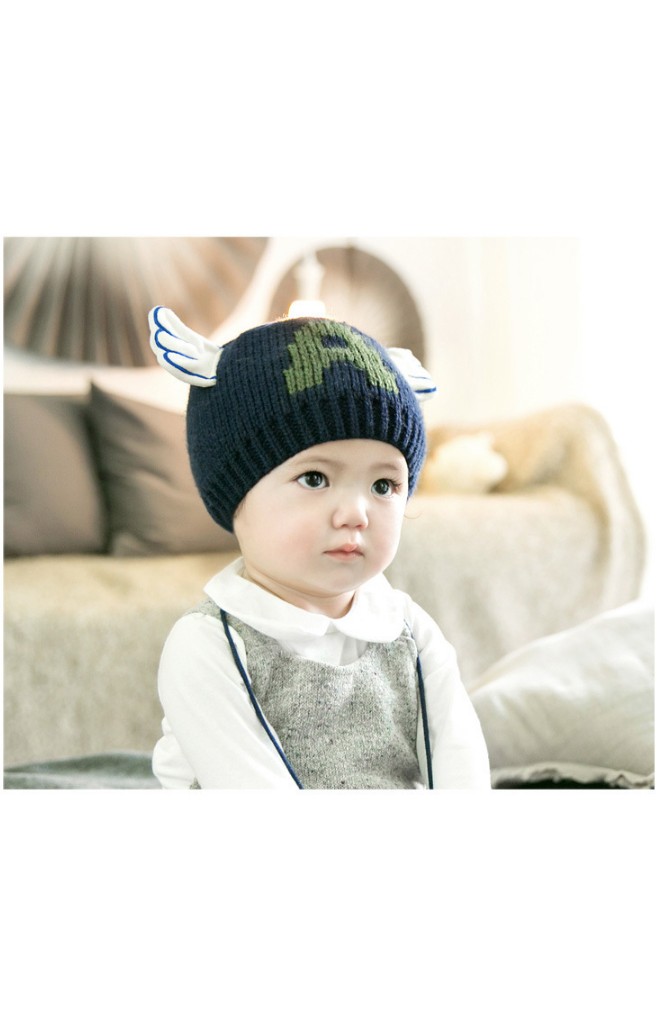 หมวกไหมพรม Angel ด้านหน้าอักษร A จาก GZMM