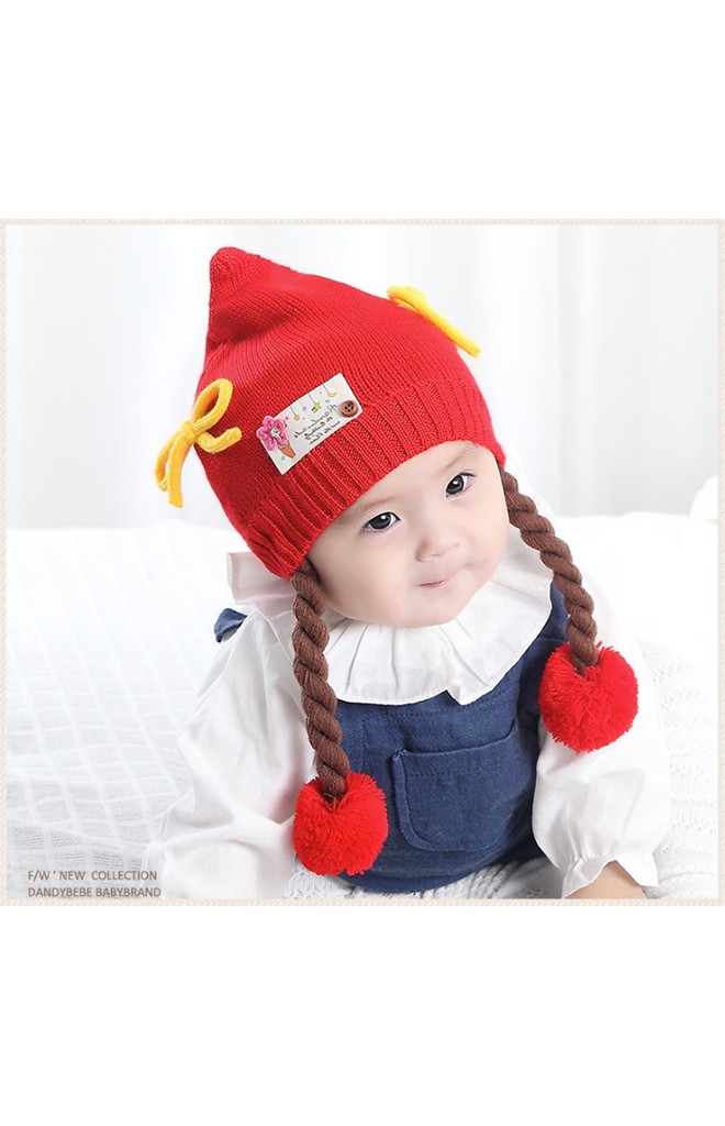 หมวกไหมพรมเด็กหญิงยอดแหลมแต่งโบว์ พร้อมสายเปียห้อยปอมปอม