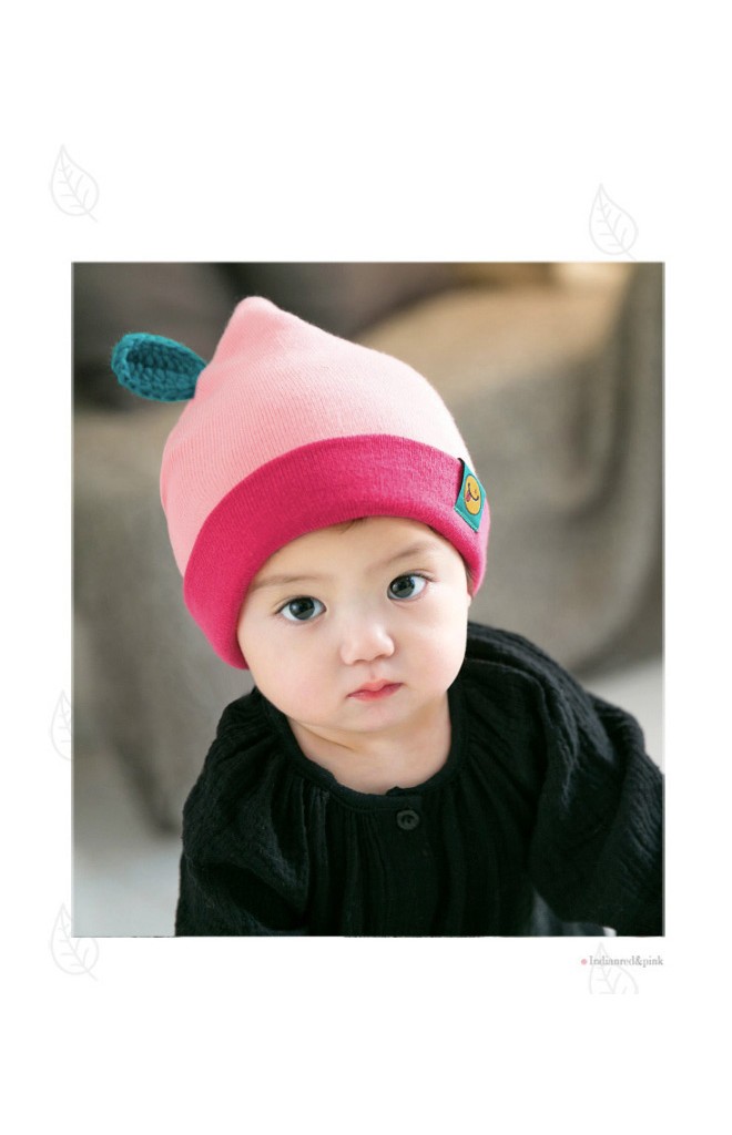 หมวกบีนนี่ยอดแหลมพับขอบแต่งป้ายผลส้มและใบ จาก GZMM