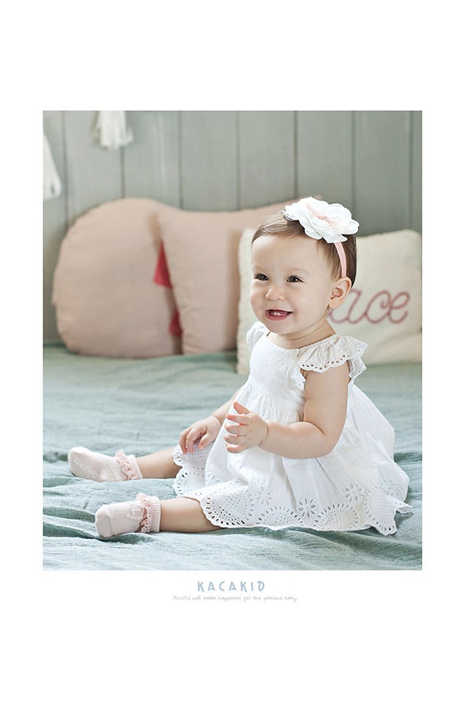 ถุงเท้าเด็กแต่งขอบระบายลูกไม้ มีกันลื่น kacakid
