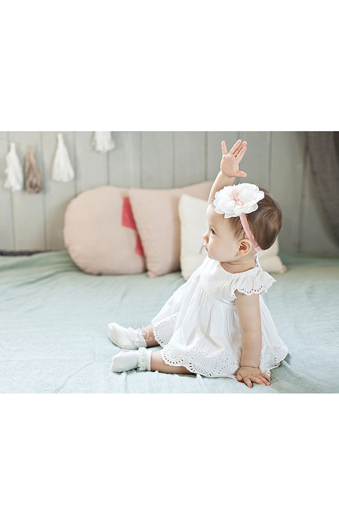ถุงเท้าเด็กแต่งขอบระบายลูกไม้ มีกันลื่น kacakid