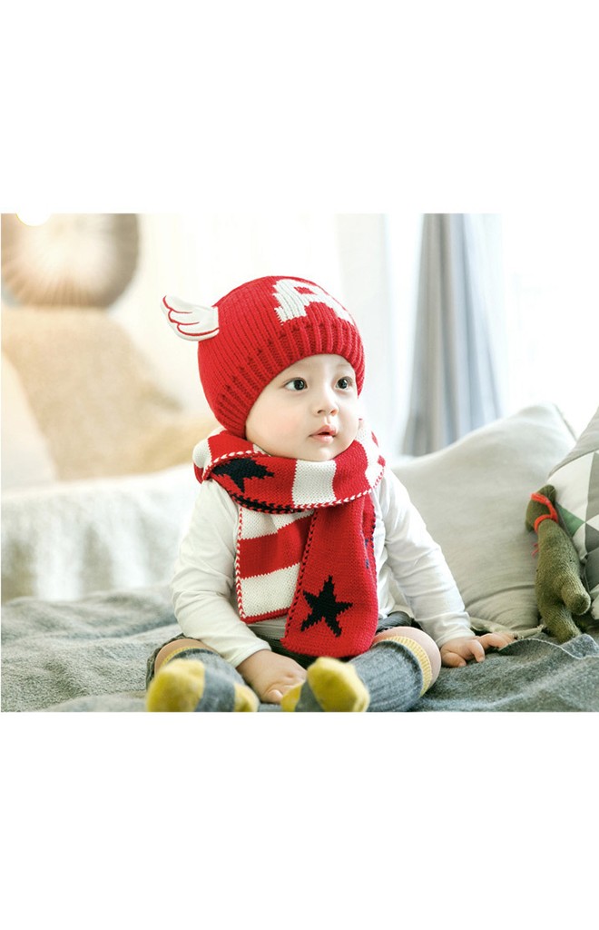 เซ็ตหมวกไหมพรม Angel ด้านหน้าอักษร A พร้อมผ้าพันคอลายเข้าชุดกัน GZMM