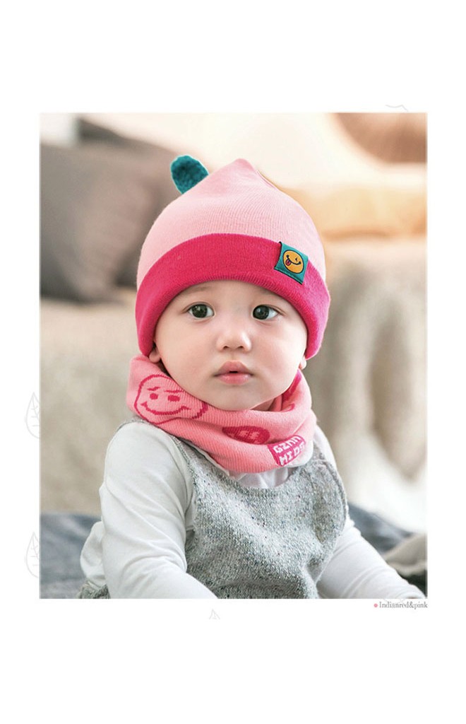 เซ็ตหมวกยอดแหลมแต่งป้ายผลส้มและใบ มาพร้อมผ้าสวมคอ GZMM