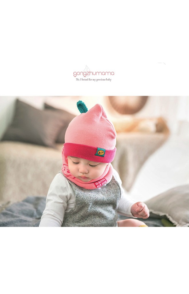 เซ็ตหมวกยอดแหลมแต่งป้ายผลส้มและใบ มาพร้อมผ้าสวมคอ GZMM