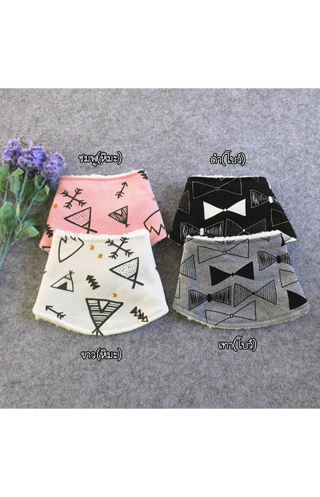 ผ้ากันเปื้อนเด็กแบบโค้งลายหิมะและโบว์