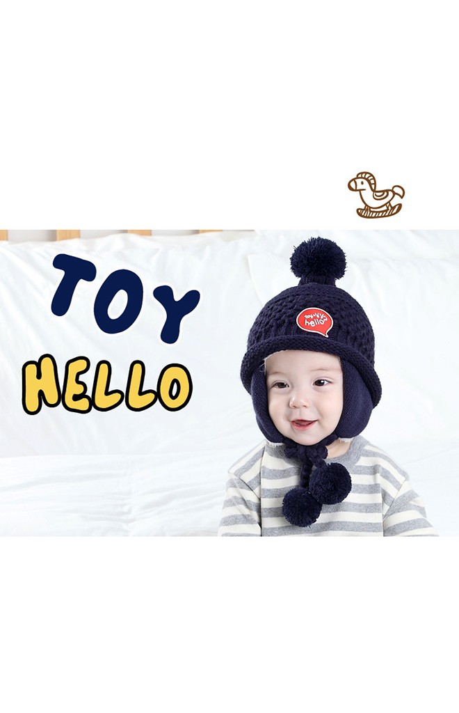 หมวกไหมพรมแต่งอักษร toy hello ด้านข้างปิดหูช่วยกันหนาว