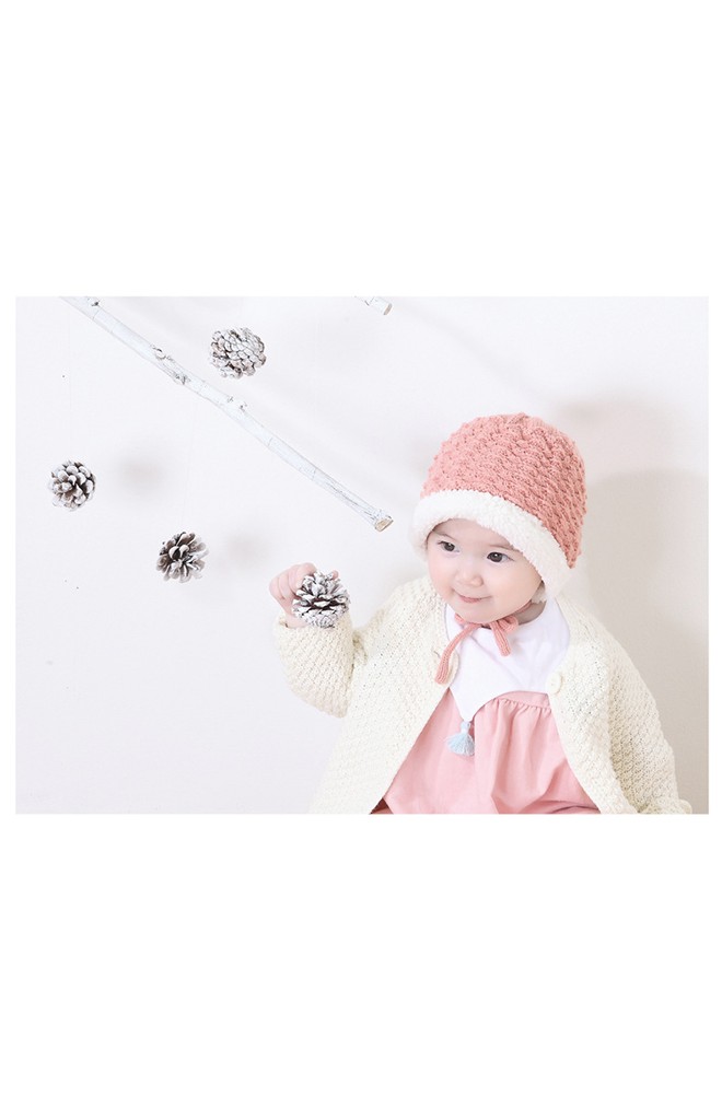 หมวกถักกันหนาวลายถักสวยพร้อมซับในฟูสีขาว