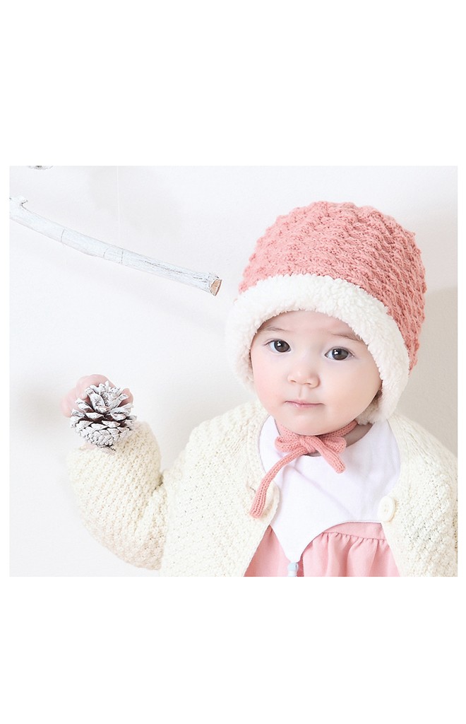 หมวกถักกันหนาวลายถักสวยพร้อมซับในฟูสีขาว