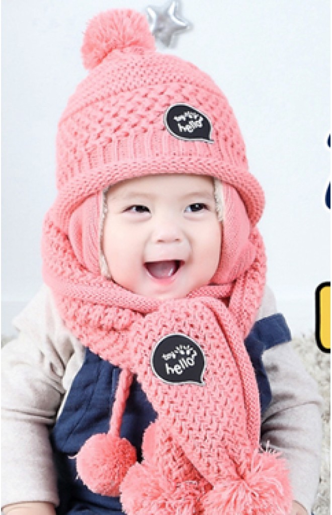 เซ็ตหมวกไหมพรมแต่งอักษร toy hello มาพร้อมผ้าพันคอสีชมพู เซ็ตหมวกไหมพรมแต่งอักษร toy hello มาพร้อมผ้าพันคอสีชมพู