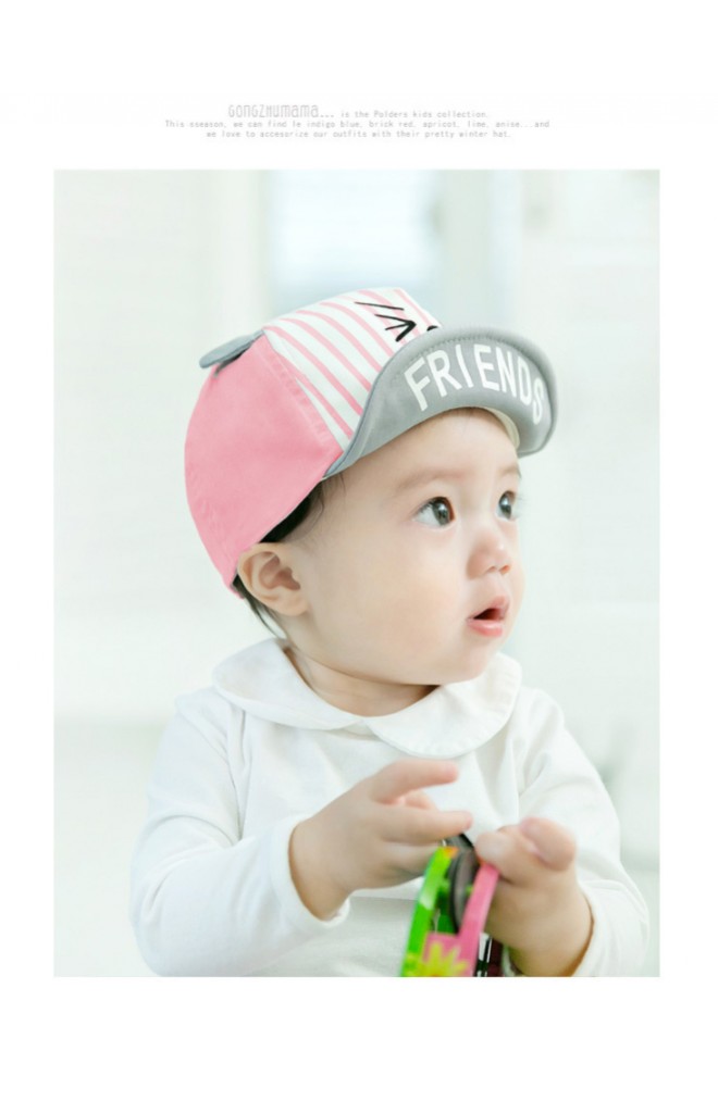 หมวกแก๊ปเด็กใต้หมวกสกรีนอักษร FRIENDS แต่งหูแหลม GZMM
