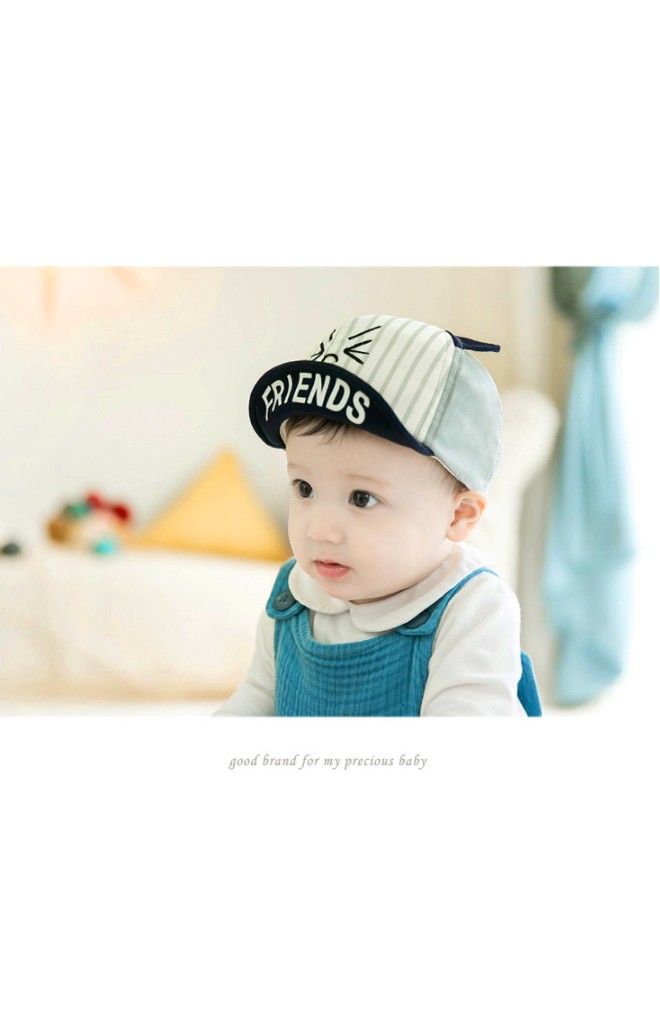 หมวกแก๊ปเด็กใต้หมวกสกรีนอักษร FRIENDS แต่งหูแหลม GZMM