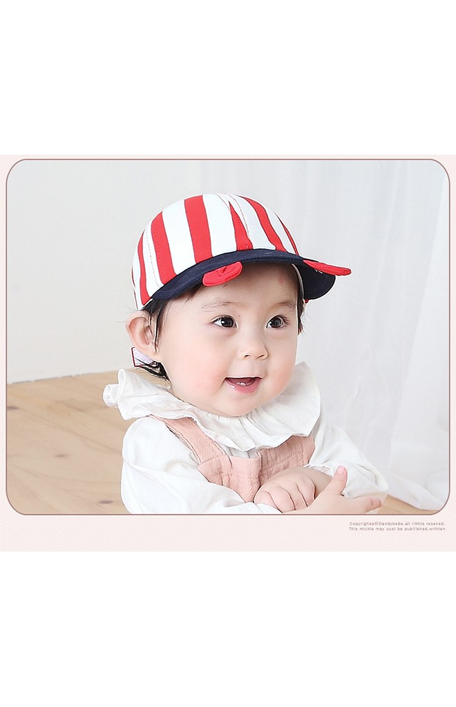 หมวกแก๊ปกระต่าย ตัวหมวกลายทาง จาก KUKUJI