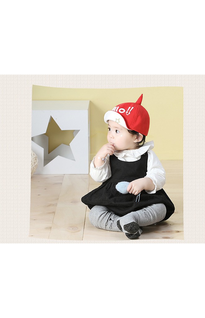 หมวกแก๊ปเด็กยอดแหลม แต่งอักษร HELLO!!