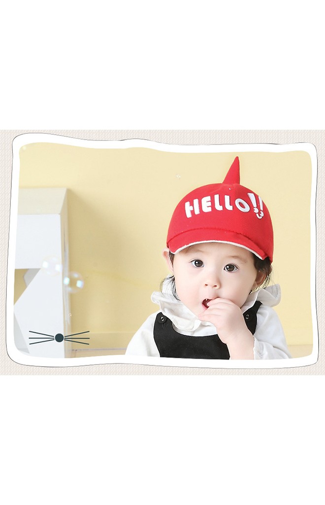 หมวกแก๊ปเด็กยอดแหลม แต่งอักษร HELLO!!
