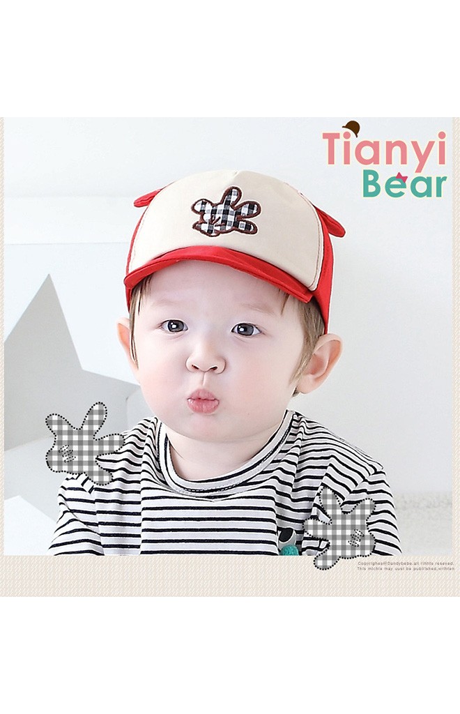 หมวกแก๊ปแต่งรูปมือ ใต้หมวกปักปากยิ้ม TIANYIBEAR