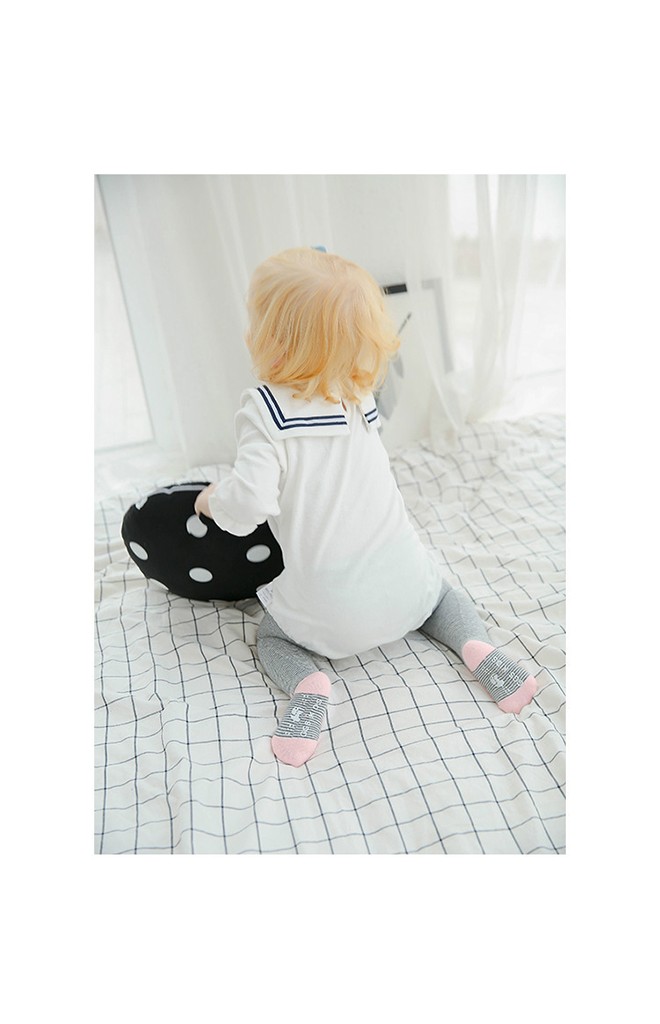 ถุงน่องเด็กลายขวางหน้านกฮูกชมพู มีกันลื่น