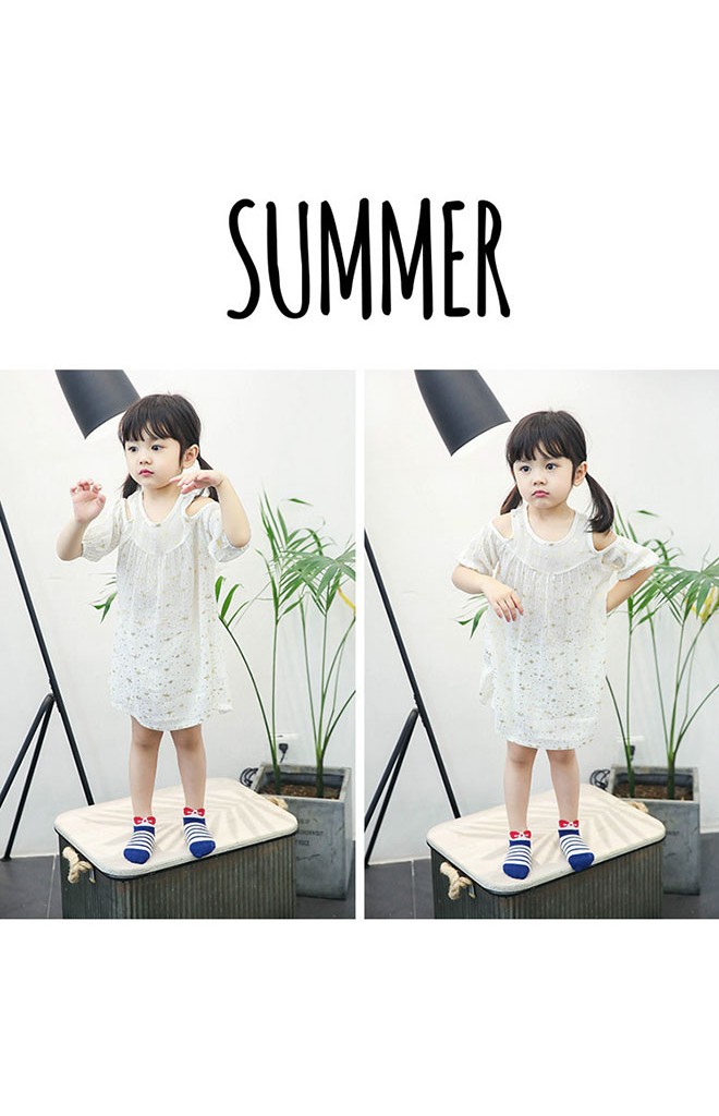 ถุงเท้าเด็กแพ็ค 3 คู่ ลายขวางด้านหน้ารูปโบว์ สีน้ำเงิน แดง และเหลือง