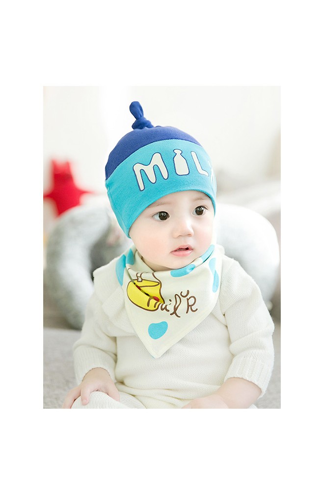 เซ็ตหมวกเด็กมาพร้อมผ้ากันเปื้อนลาย MILK จาก GZMM