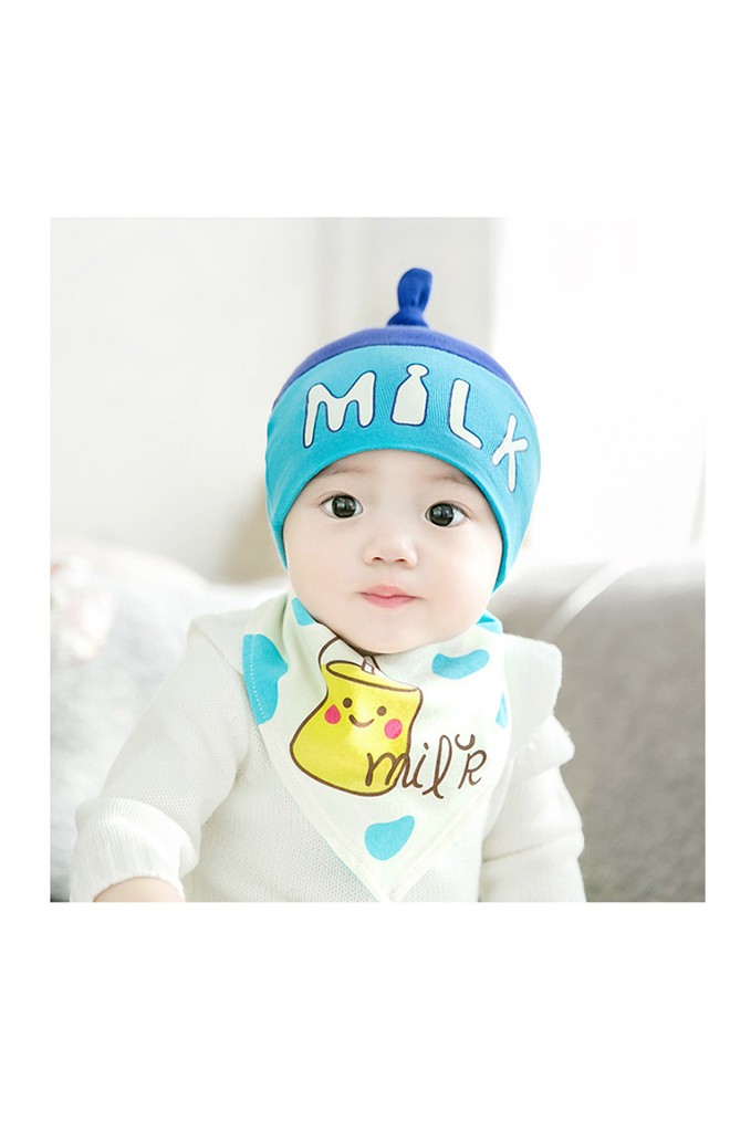 เซ็ตหมวกเด็กมาพร้อมผ้ากันเปื้อนลาย MILK จาก GZMM