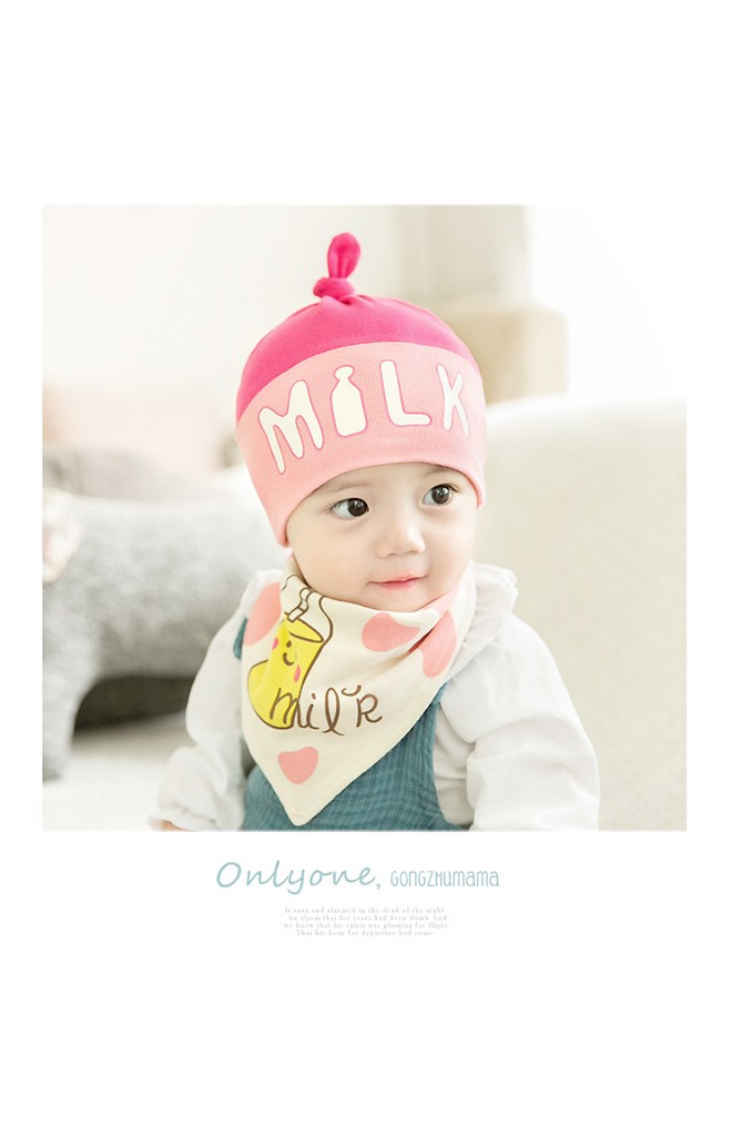 เซ็ตหมวกเด็กมาพร้อมผ้ากันเปื้อนลาย MILK จาก GZMM