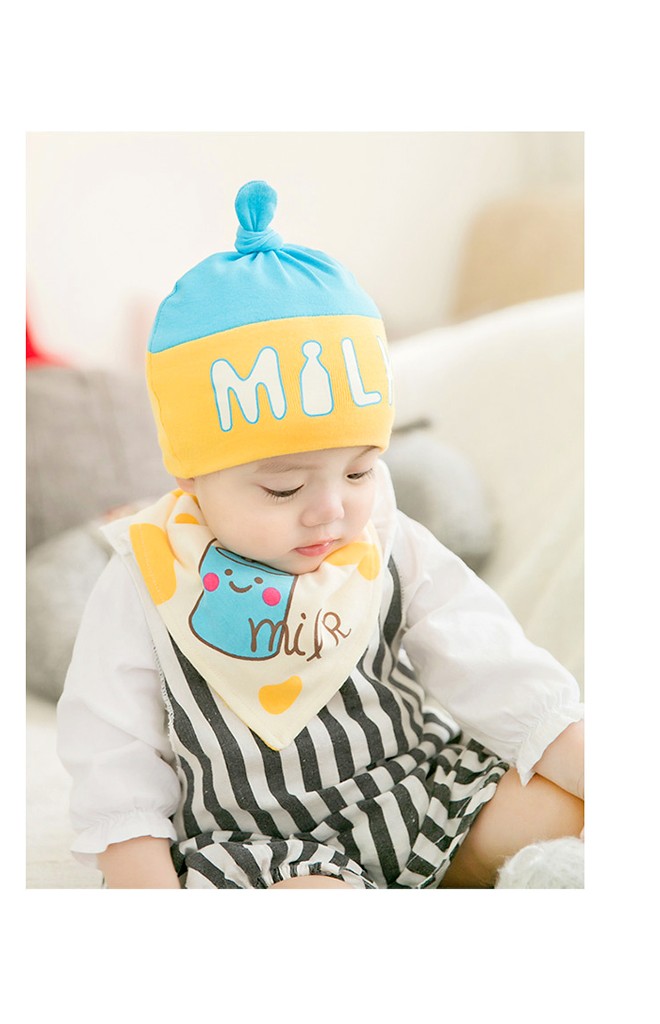 เซ็ตหมวกเด็กมาพร้อมผ้ากันเปื้อนลาย MILK จาก GZMM