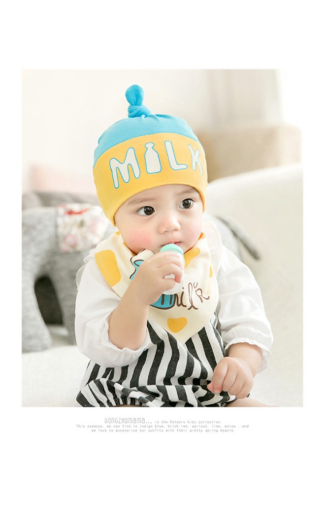 เซ็ตหมวกเด็กมาพร้อมผ้ากันเปื้อนลาย MILK จาก GZMM