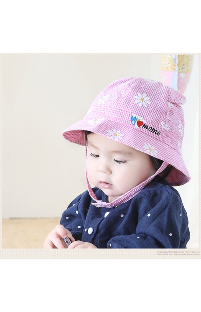 หมวก Bucket ลายตารางสกรีนดอกเดซี่ แต่งหู จาก TIANYIBEAR