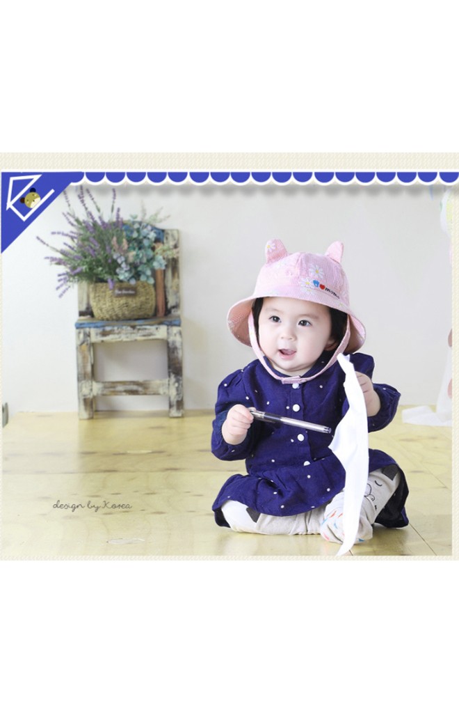 หมวก Bucket ลายตารางสกรีนดอกเดซี่ แต่งหู จาก TIANYIBEAR