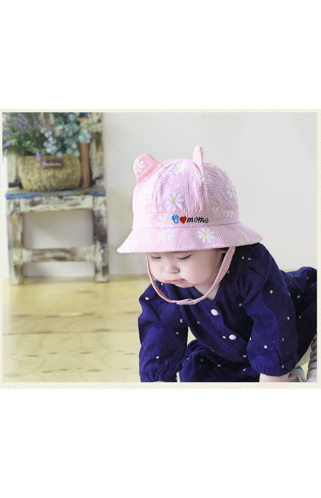 หมวก Bucket ลายตารางสกรีนดอกเดซี่ แต่งหู จาก TIANYIBEAR