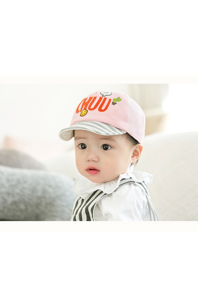 หมวกแก๊ปแต่งอักษร CHUU จาก GZMM