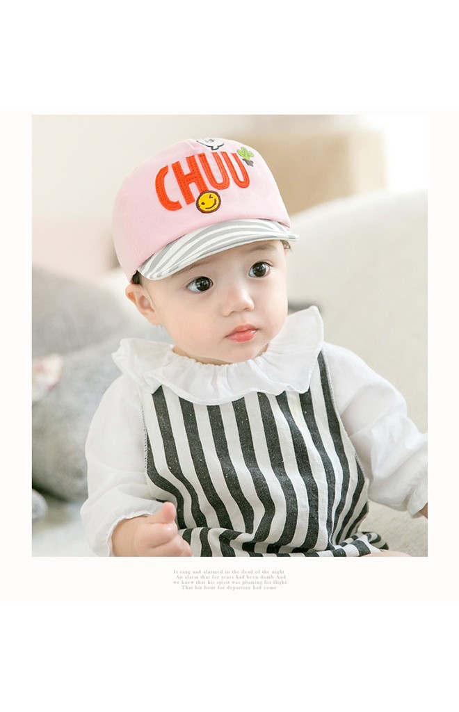 หมวกแก๊ปแต่งอักษร CHUU จาก GZMM