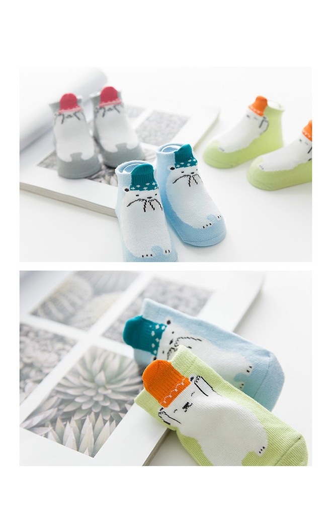 เซ็ตถุงเท้าเด็กลายหมีใส่หมวก แพ็ค 3 คู่ สีเทา ฟ้า และเขียว