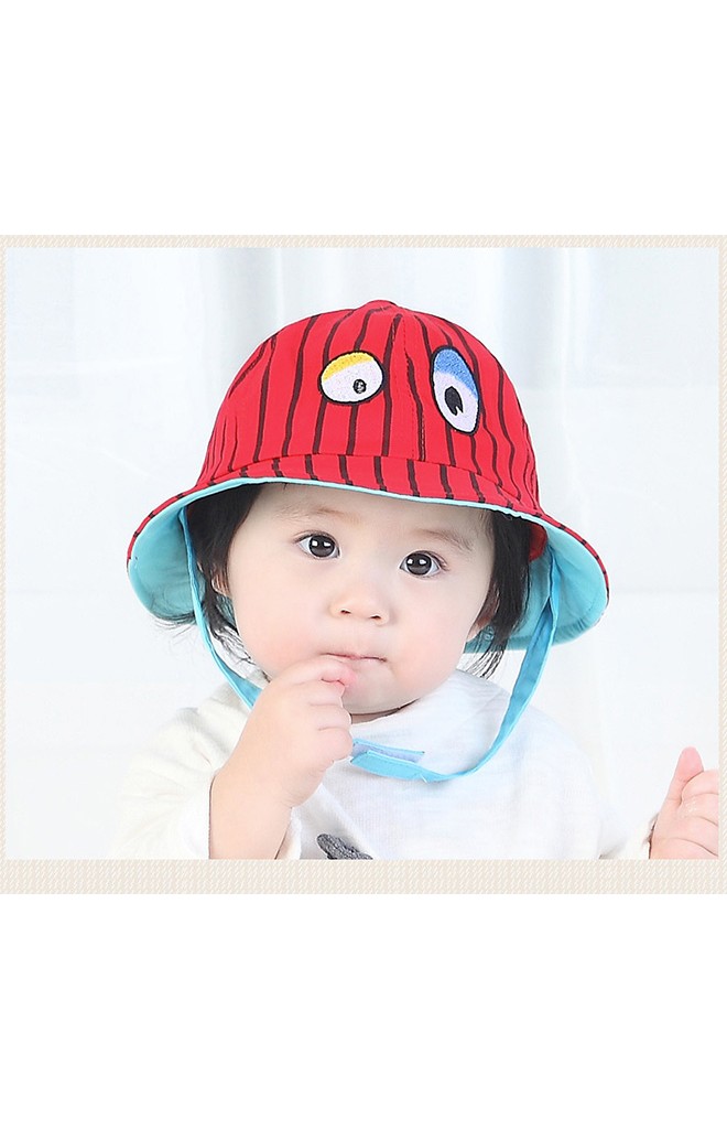 หมวกเด็กปีกรอบลายทาง ปักตาโต จาก TIANYI BEAR