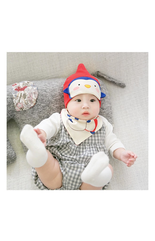 เซ็ตหมวกเพนกวินมาพร้อมผ้ากันเปื้อน จาก GZMM