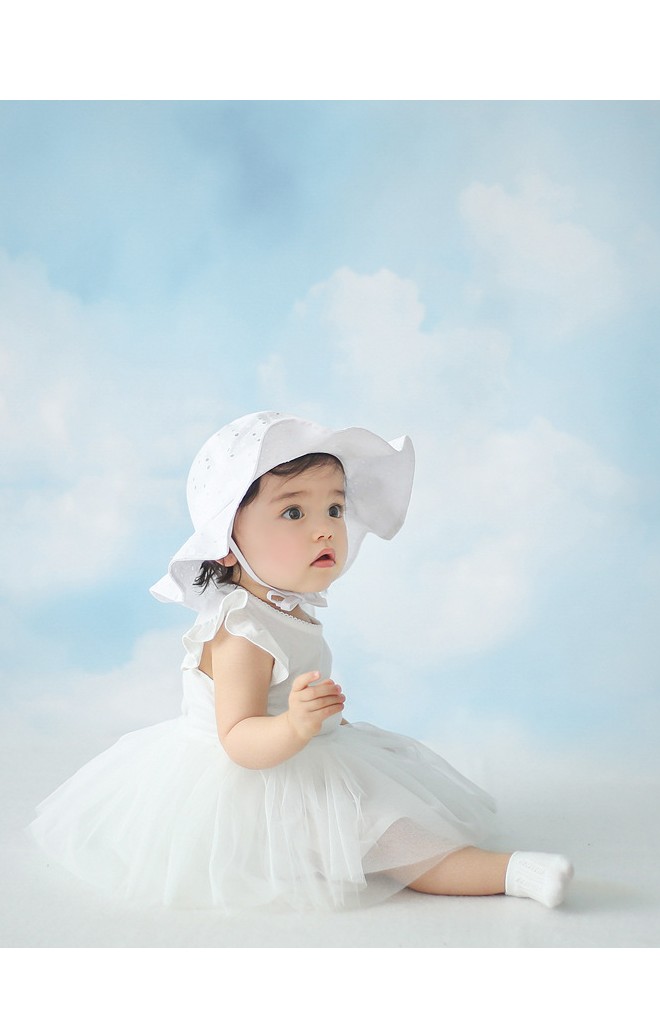 หมวกสายน้อยลายดอกปีกกว้าง หมวกกันแดด มีเชือกผูกใต้คาง